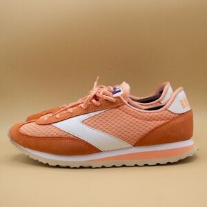 Brooks Vanguard Apricot White Athletic Shoes 1201591B837 Women's Size 8.5 B